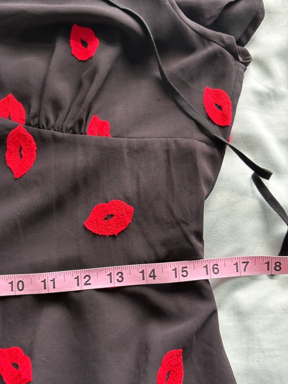 Voodoo Vixen Kiss dress - Picture 10 of 12